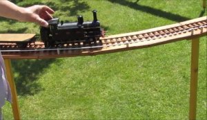 Démonstration d'un train à vapeur en modèle réduit
