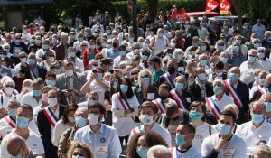 Rassemblement contre les déserts médicaux devant la mairie d'Aulnoye-Aymeries