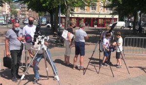 Arras: observation de l'éclipse solaire place de la Gare 