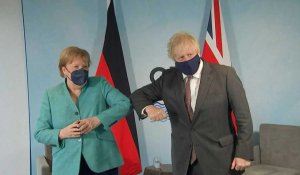 G7: Angela Merkel s'entretient avec Boris Johnson