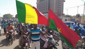 Manifestations de soutien à la junte après le coup d'Etat au Burkina Faso
