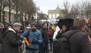 Berlin: des centaines de manifestants contre l'obligation vaccinale