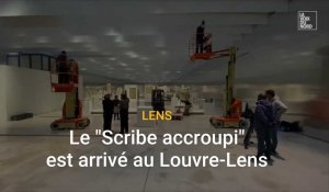 Installation du Scribe accroupi au Louvre-Lens