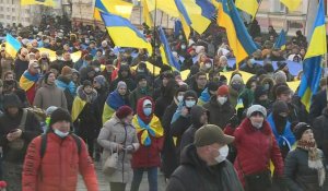 Ukraine : à Kharkiv, une marche nationaliste "pour défendre la patrie"