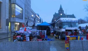 Ottawa: les routiers se réveillent après une nouvelle nuit de campement