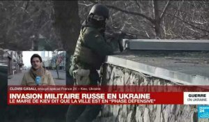 À Kiev, les ukrainiens se préparent à prendre les armes face à la Russie