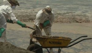 Au Pérou, les pêcheurs traditionnels désespérés par la marée noire