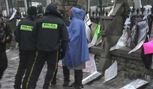 Canada: police et barricades déployées près du Parlement à Ottawa