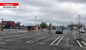 VIDÉO. À Langueux, le parking de Carrefour, bloqué par les agriculteurs, est quasi vide