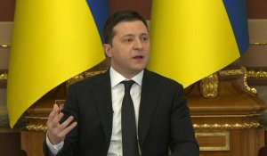 Ukraine: Zelensky appelle l'Occident à ne pas susciter la "panique"