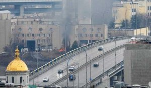 Ukraine : les sirènes retentissent à Kiev, de nombreux habitants cherchent à fuir la capitale