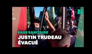 Justin Trudeau visé par des graviers lancés par des opposants aux mesures sanitaires