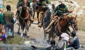 USA: des migrants repoussés par des gardes-frontières à cheval