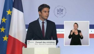 France: le gouvernement envisage de maintenir le pass sanitaire "jusqu'à l'été" 2022 (Attal)