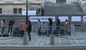 Procès du 13 novembre : des journalistes devant le palais de justice