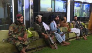 Luxe, kalach' et volupté: des talibans campent chez leur ancien ennemi