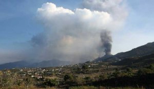 Canaries: le volcan Cumbre Vieja toujours en éruption, l'aéroport de La Palma à l'arrêt