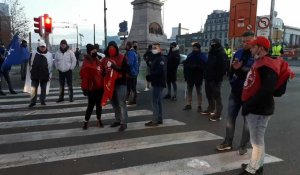 Une manifestation de police bloque la circulation place Sainctelette à Bruxelles