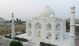 Inde: il érige une copie du Taj Mahal, message d'amour à son épouse
