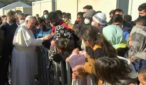 Migrants: à Lesbos, le pape appelle à mettre fin à un "naufrage de civilisation"