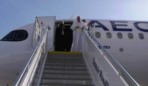 Migrants: le pape François quitte l'île grecque de Lesbos