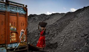 Inde : plongée au coeur des mines de charbon à ciel ouvert