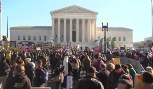 USA: rassemblement devant la Cour suprême avant une audience cruciale pour le droit à l'avortement