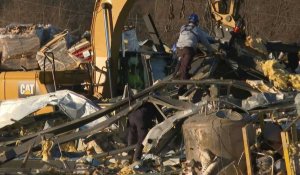 Tornades aux Etats-Unis: au moins 88 morts, les fouilles continuent