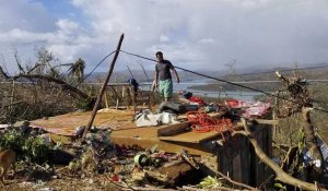 Philippines : le bilan du typhon Rai monte à 375 morts (police)