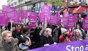 A Paris, manifestation contre les violences faites aux femmes