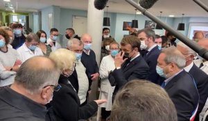 Macron est à  Aulnoye en Sambre-Avesnois