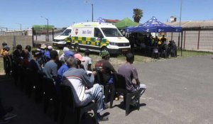 Au Cap, un "Vaxi Taxi" offre des vaccins contre le Covid-19 aux habitants d'un township