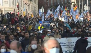 Des policiers manifestent à Madrid contre un projet de réformer la "loi bâillon"