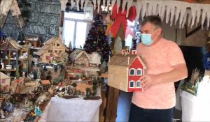 A Morbecque, pour les fêtes, Pascal Dufour transforme son salon en un véritable village de Noël !