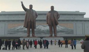 Les Nord-Coréens rendent hommage à Kim Jong Il, mort il y a dix ans