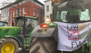 Manifestation des agriculteurs wallons devan l'Élysette à Namur