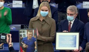 La fille d'Alexei Navalny reçoit le Prix Sakharov de son père au Parlement européen