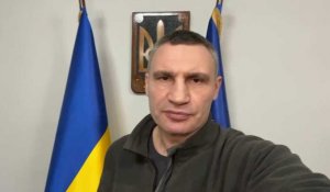 Ukraine: couvre-feu de 35 heures imposé à Kiev qui vit un "moment dangereux" (maire)