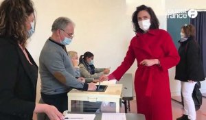 VIDÉO. Présidentielle : en Mayenne, la députée européenne Valérie Hayer a voté à Laval 