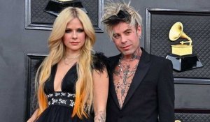 Avril Lavigne : les photos de ses fiançailles à Paris