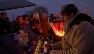 A la frontière polonaise, des notes de piano pour apaiser les réfugiés ukrainiens