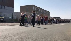 VIDÉO. Sablé-sur-Sarthe. Les lycéens marchent pour défendre la planète 
