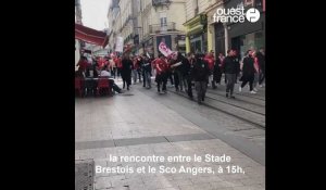 VIDÉO. Sco Angers-Stade Brestois :  les supporters brestois étaient rue de la Roë, ce dimanche midi