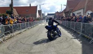 Mametz : fête de la moto démonstration de stunt