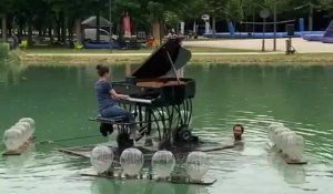 Un piano sur l’eau au Grand jard de Châlons