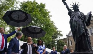 Une statue de la liberté miniature dévoilée à Washington