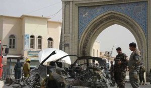 Afghanistan: la voiture du secrétaire du gouverneur de Kandahar après l'explosion qui l'a tué