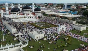 Indonésie: les musulmans réunis en nombre pour l'Aïd malgré la flambée du virus