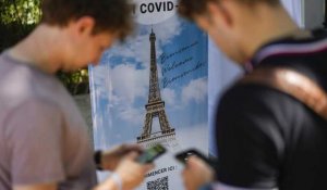 Tour Eiffel : des tests antigéniques pour les visiteurs sans pass sanitaire