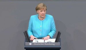 Angela Merkel pour des "contacts directs" entre l'UE et le Russie